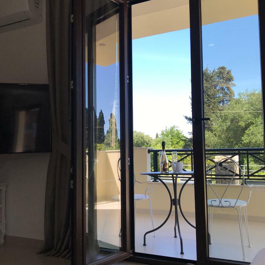 The Little Prince Luxury Suites إيبسوس المظهر الخارجي الصورة