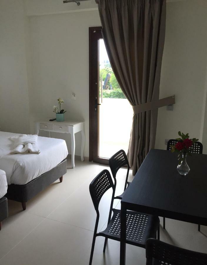 The Little Prince Luxury Suites إيبسوس المظهر الخارجي الصورة
